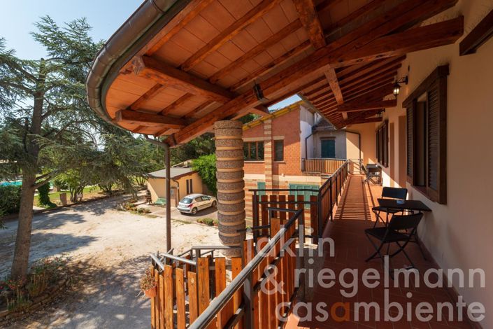 Image No.15-10 Bed Farmhouse for sale