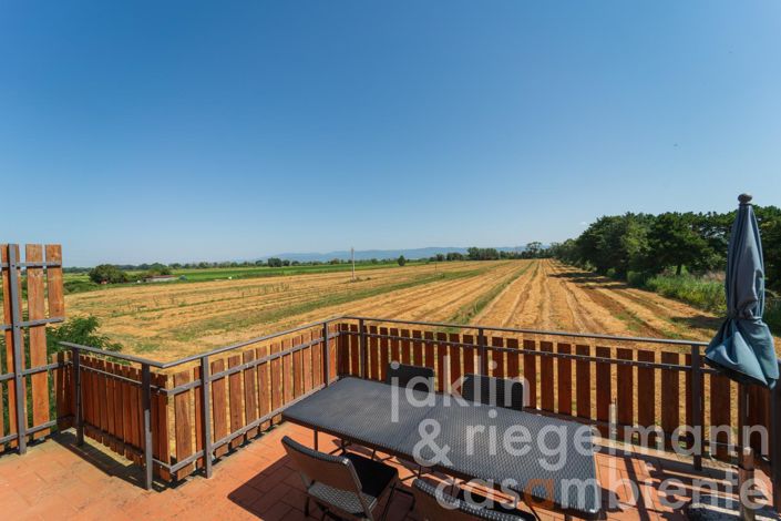 Image No.19-10 Bed Farmhouse for sale