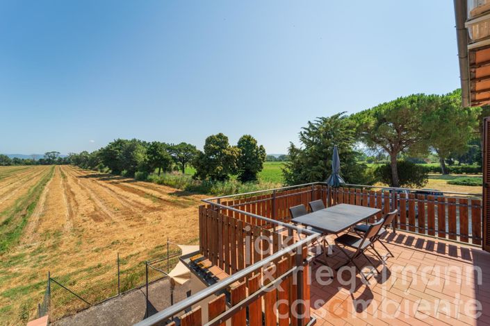 Image No.20-10 Bed Farmhouse for sale