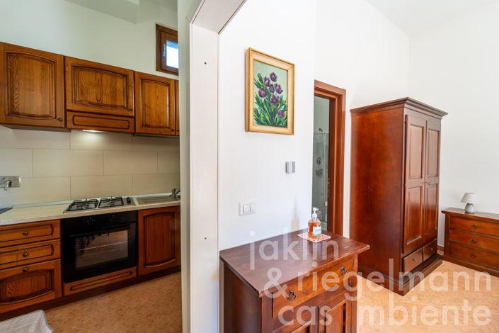 Image No.32-10 Bed Farmhouse for sale