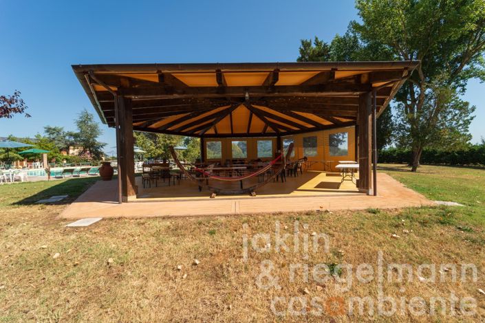 Image No.5-10 Bed Farmhouse for sale