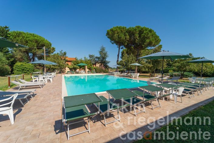 Image No.7-10 Bed Farmhouse for sale