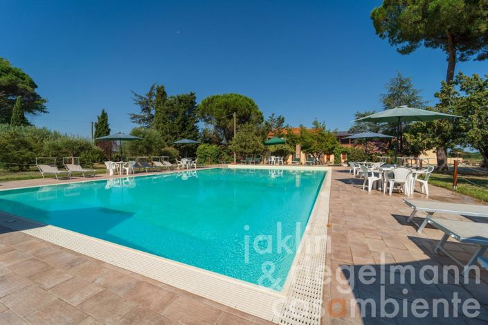 Image No.8-10 Bed Farmhouse for sale