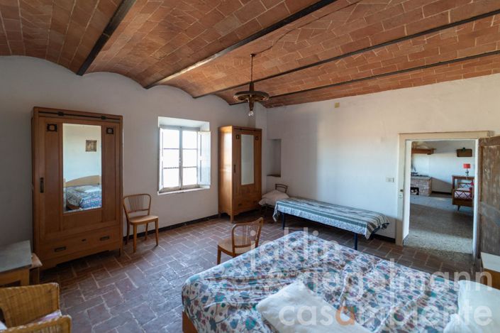 Image No.18-7 Bed Land for sale