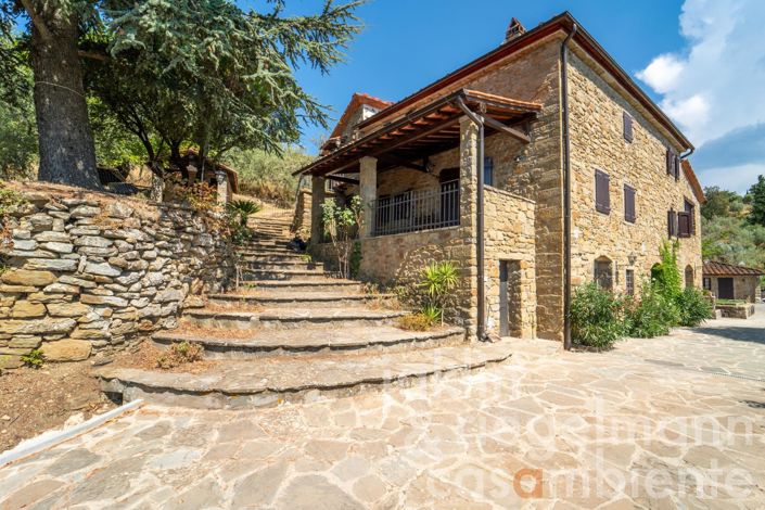 Image No.1-5 Bed Country House for sale