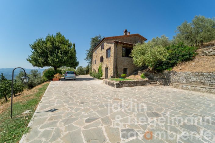 Image No.10-5 Bed Country House for sale