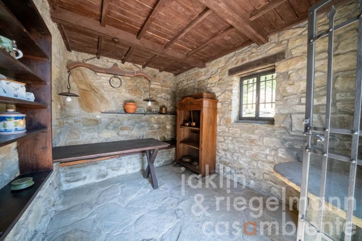 Image No.50-5 Bed Country House for sale