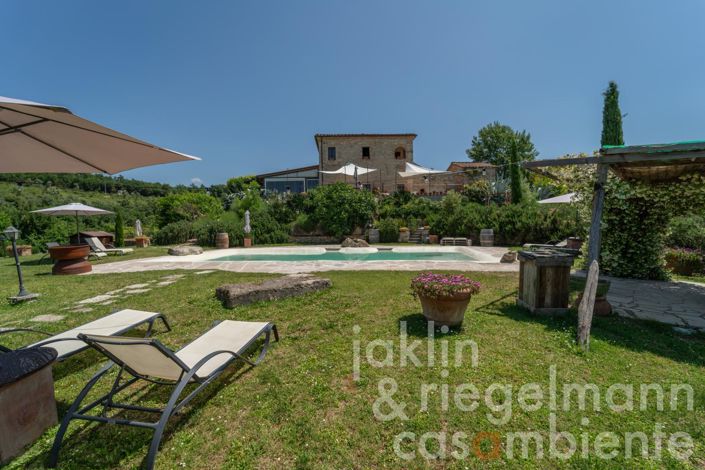 Image No.2-8 Bed Farmhouse for sale