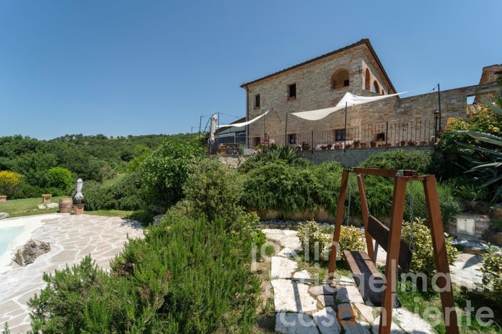 Image No.5-8 Bed Farmhouse for sale