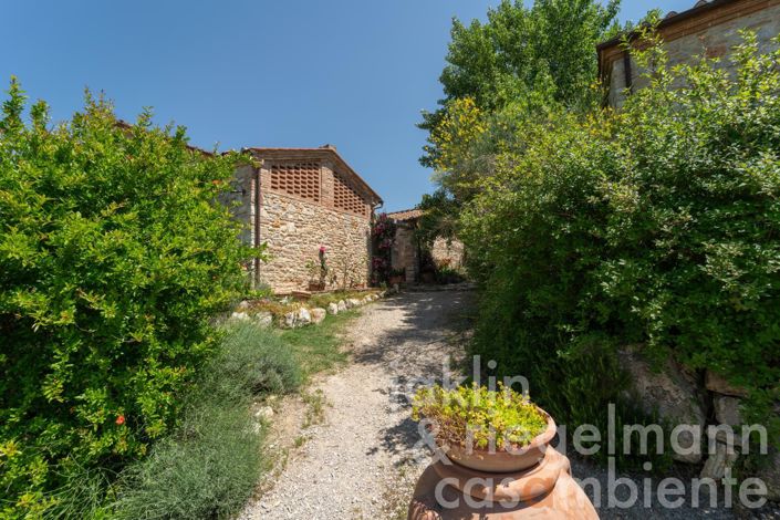 Image No.34-8 Bed Farmhouse for sale