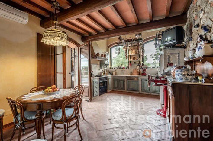 Image No.11-10 Bed Country House for sale