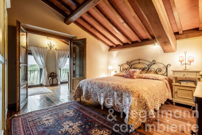 Image No.18-10 Bed Country House for sale