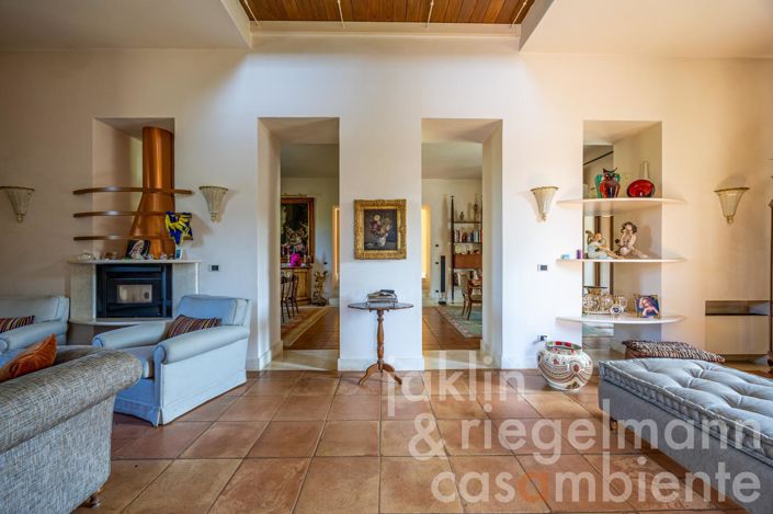 Image No.38-6 Bed Country House for sale