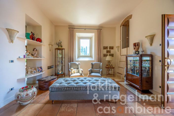 Image No.39-6 Bed Country House for sale