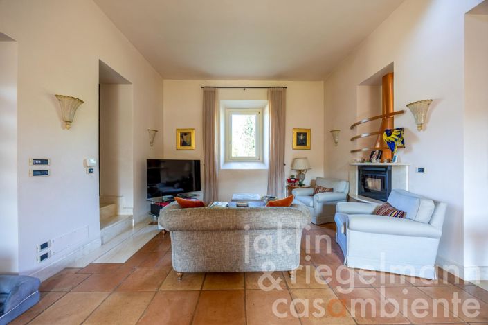 Image No.42-6 Bed Country House for sale