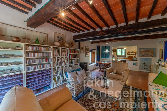 Image No.28-4 Bed Country House for sale