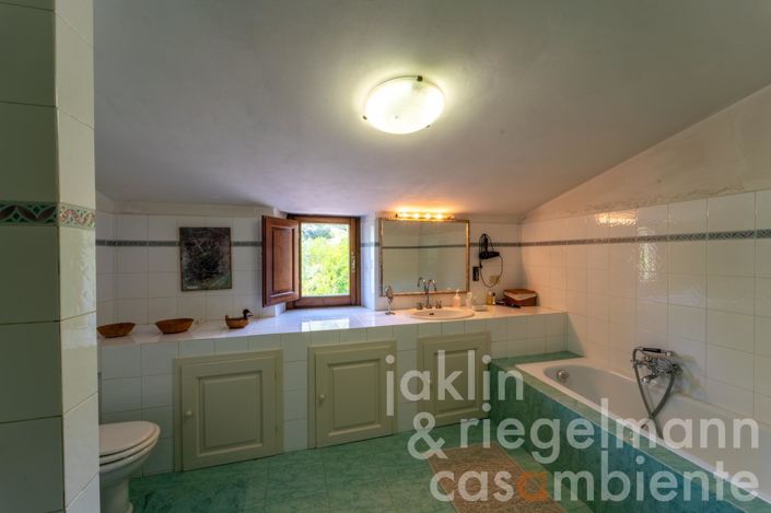 Image No.30-4 Bed Country House for sale