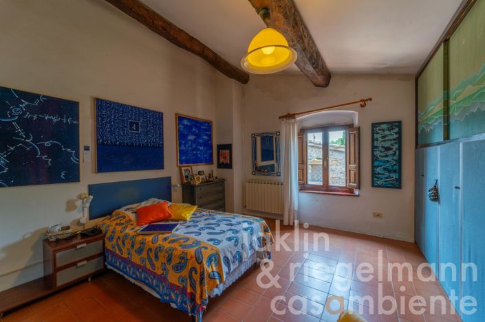 Image No.33-4 Bed Country House for sale