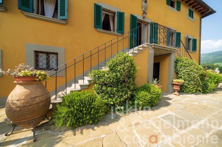 Image No.13-8 Bed Villa for sale