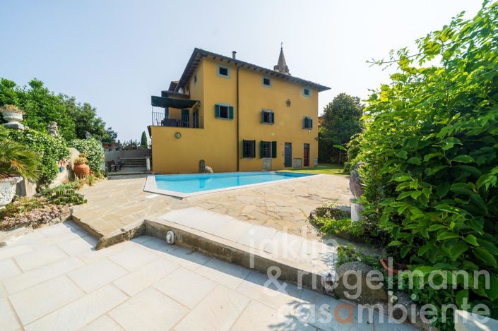 Image No.15-8 Bed Villa for sale