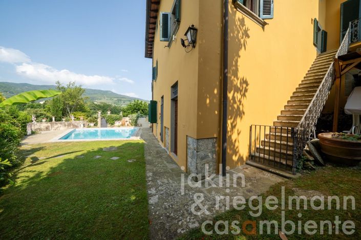 Image No.18-8 Bed Villa for sale