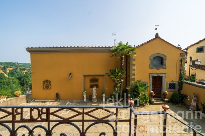 Image No.19-8 Bed Villa for sale