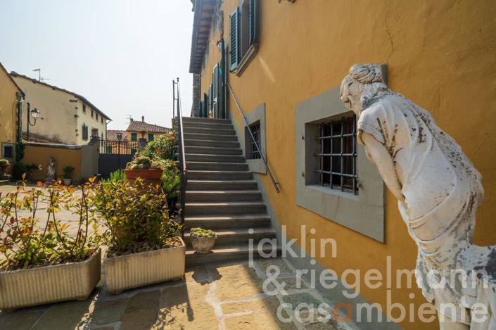 Image No.29-8 Bed Villa for sale