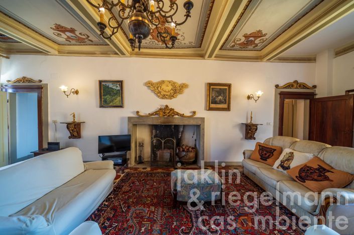 Image No.31-8 Bed Villa for sale