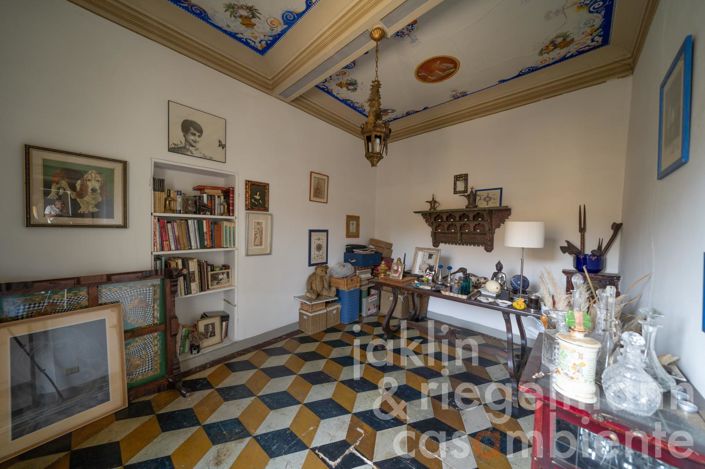 Image No.37-8 Bed Villa for sale