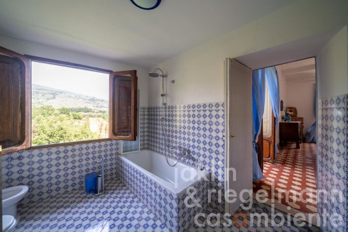 Image No.41-8 Bed Villa for sale