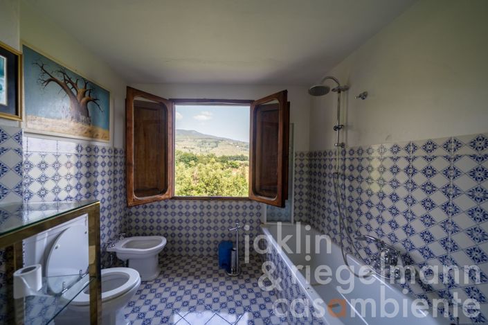 Image No.42-8 Bed Villa for sale