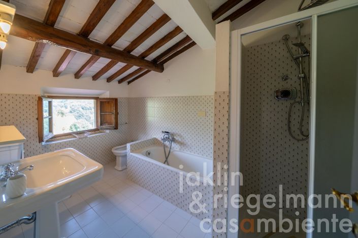 Image No.48-8 Bed Villa for sale