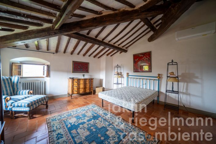 Image No.54-8 Bed Villa for sale