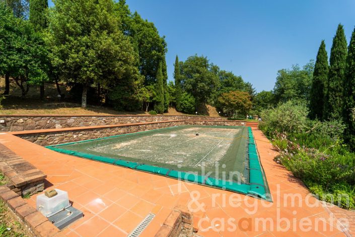 Image No.20-5 Bed Country House for sale