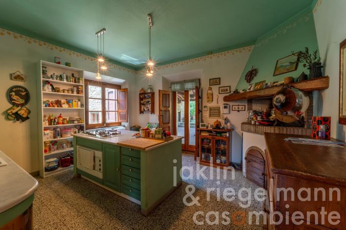 Image No.30-5 Bed Country House for sale