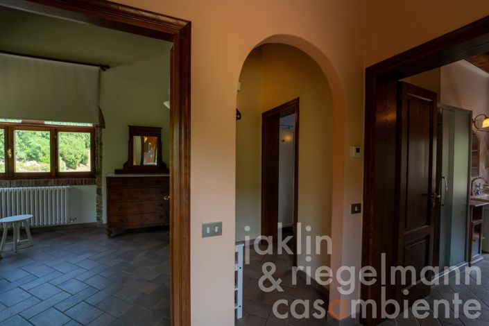 Image No.34-5 Bed Country House for sale