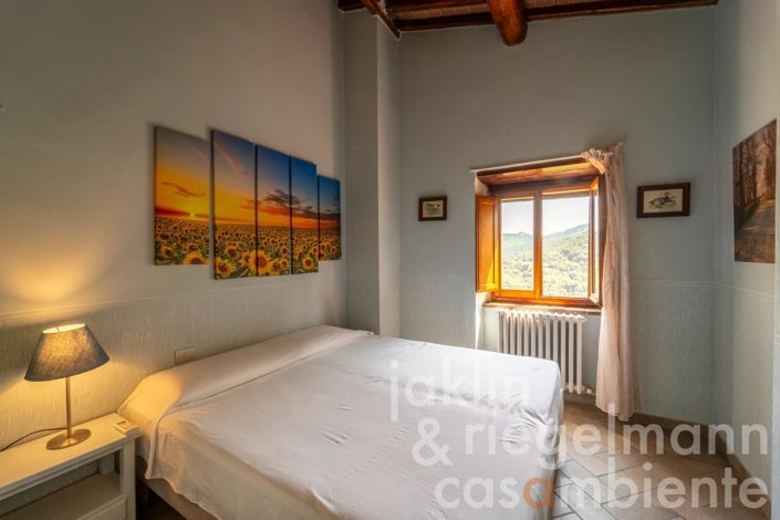 Image No.48-5 Bed Country House for sale