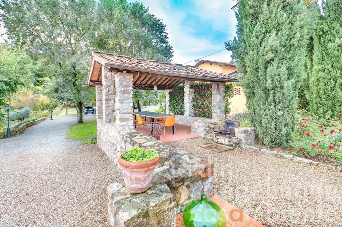 Image No.20-12 Bed Farmhouse for sale