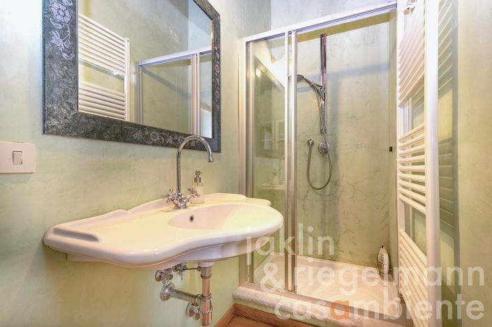 Image No.30-12 Bed Farmhouse for sale