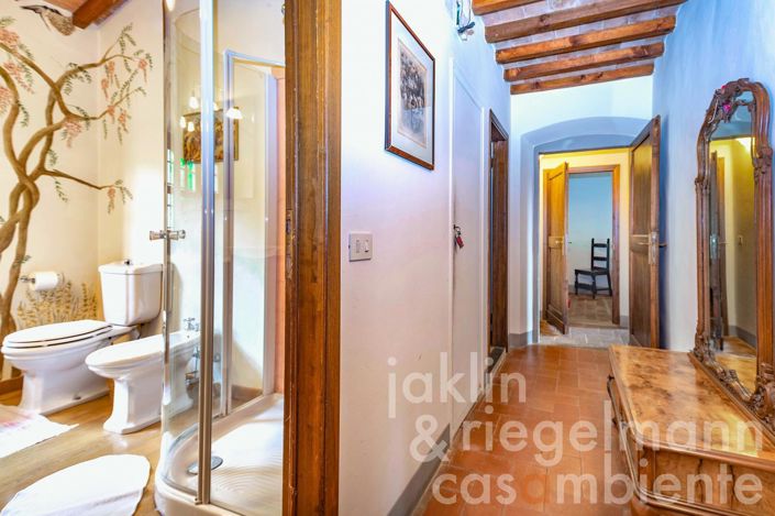 Image No.33-12 Bed Farmhouse for sale