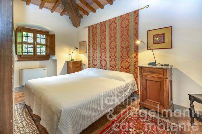 Image No.36-12 Bed Farmhouse for sale