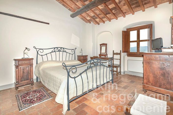 Image No.38-12 Bed Farmhouse for sale