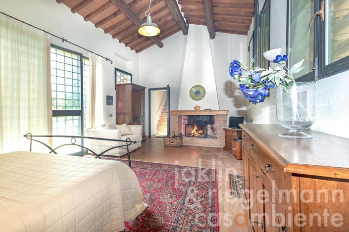 Image No.42-12 Bed Farmhouse for sale