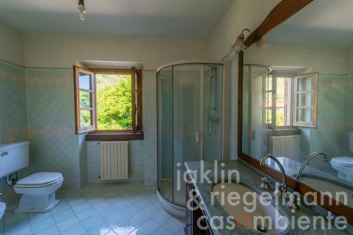 Image No.32-3 Bed Country House for sale