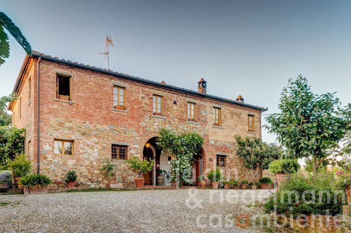 Image No.1-9 Bed Country House for sale