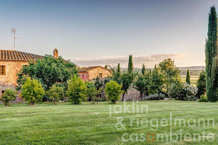 Image No.13-9 Bed Country House for sale