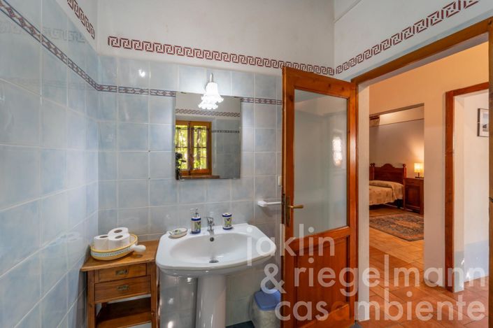 Image No.40-9 Bed Country House for sale