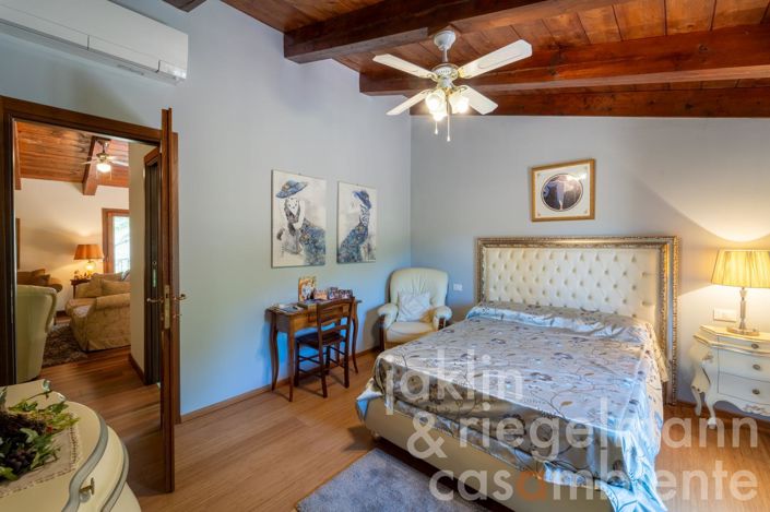 Image No.29-Maison de campagne de 4 chambres à vendre à Arezzo