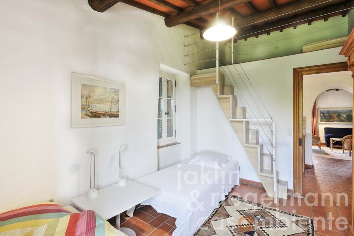 Image No.25-4 Bed Country House for sale