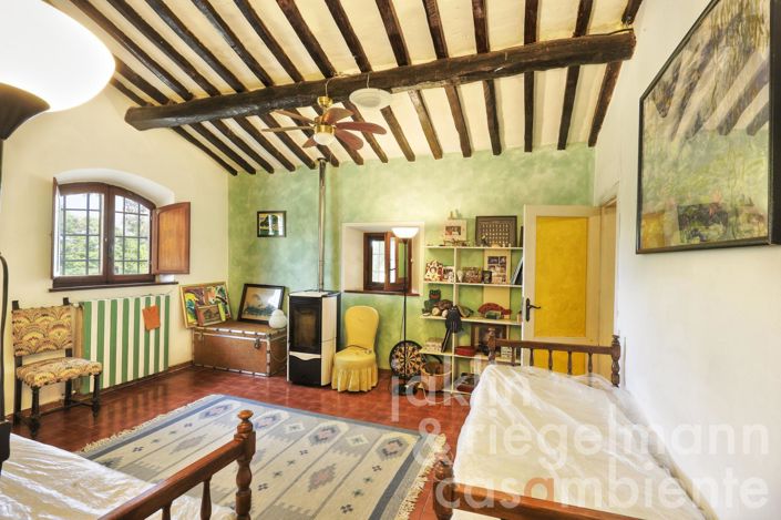 Image No.20-4 Bed Country House for sale